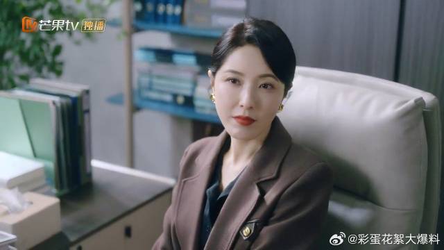 霸总和小记者双向奔赴 小记者为采访霸总，放男友鸽子