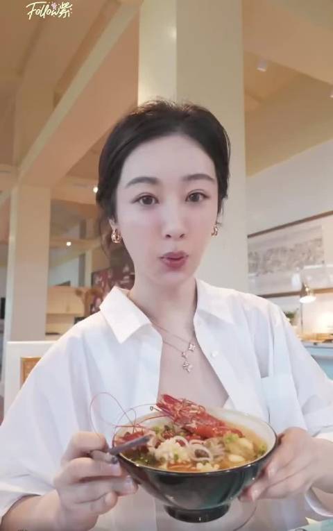 杨紫最新vlog营业，直接素颜出镜好日常，一点都没女明星包袱