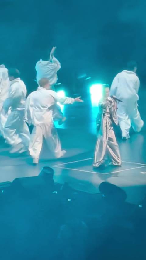 林忆莲10.10上海演唱会怀旧粤语金曲串烧
