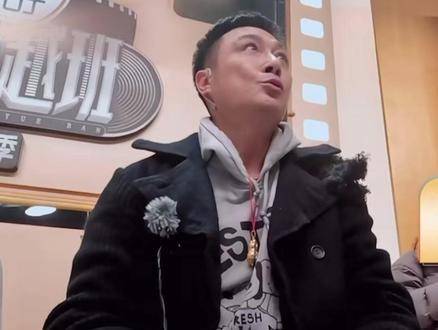 吴镇宇回溯TVB岁月，与梁朝伟、周星驰同窗共学，那一代人…