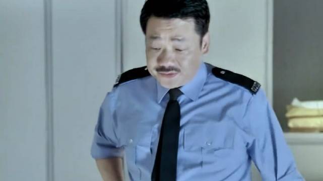 龙叔:躲了半天发现全是自己人！