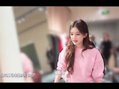 她真的能把所有简单的衣服穿得好好看