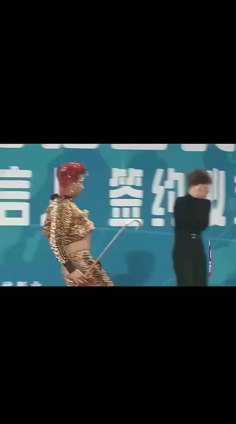 邓超你确定广场舞是这样跳的吗？！
