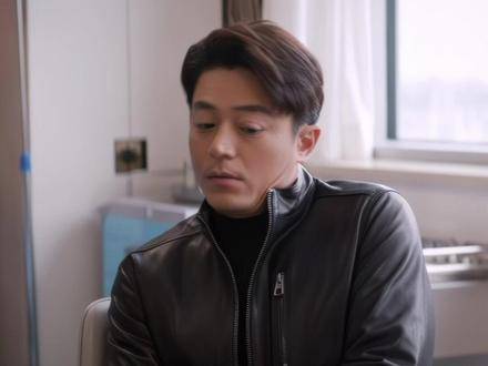 别死扛了！中年男士塑形腹肌前，先得稳住老腰 霍建华新剧活该他大龄单身