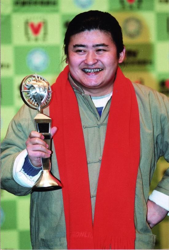 刘欢离世仅2小时，荒唐的一幕上演，吉克隽逸表态，韩磊被翻旧账