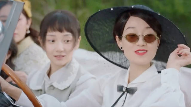 会撒娇的女人果然厉害，竟当着探长的面直接把嫌疑犯领走了，这招太高了！