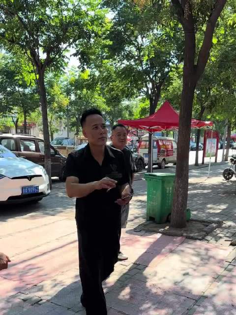 现在大环境不好，马斯克都出来卖烤肉了！
