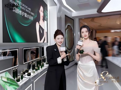 珂颜八载·彤你绽放｜关晓彤亮相KÉNINA珂尼娜八周年庆典