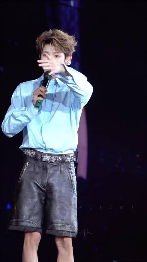 王源青岛演唱会教全场粉丝唱歌，合唱声音将收录进新专辑