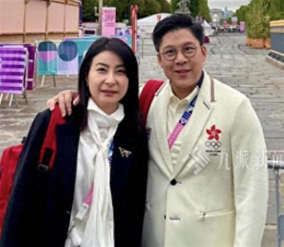 霍启刚又幸福了！妻子郭晶晶两天官宣2个喜讯，霍震霆真没说谎