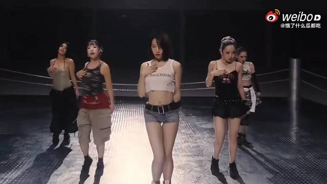 宋茜腹肌马甲线生图出圈，10月16日新EP原色上线