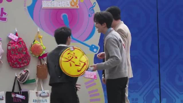 薛之谦音乐缘计划3上班嘴边长火疖子