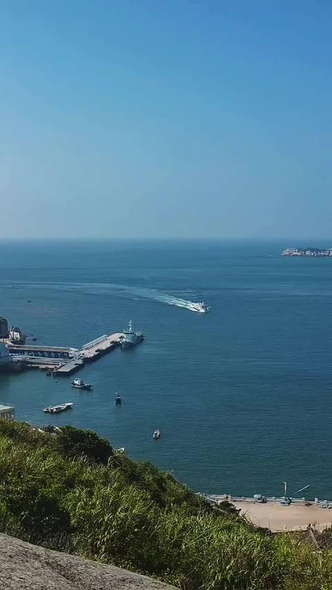 10月东极岛海风清爽适合登岛观海