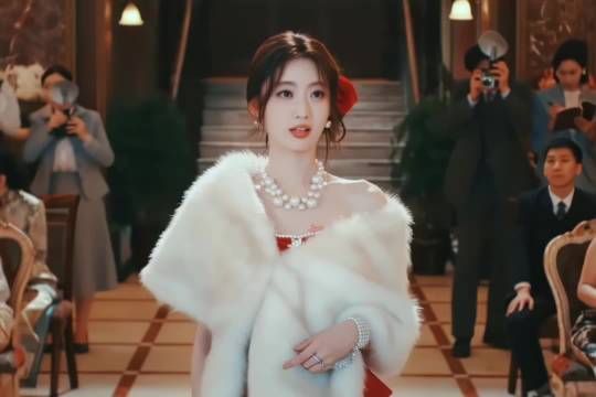 女主重生归来，拿回属于自己的一切