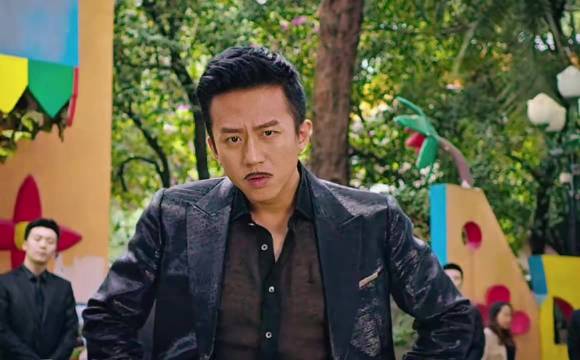 我这样的人会跟你在这种地方吃鸡？