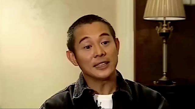 被骂三十年第三者，李连杰当众开口，利智终于翻身了