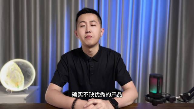 仰望U7兼顾商务接待与驾驶乐趣