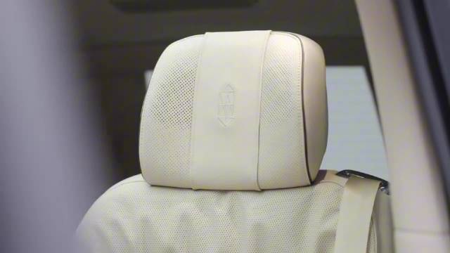 坐进尊界V800体验流动星空顶与零重力座椅