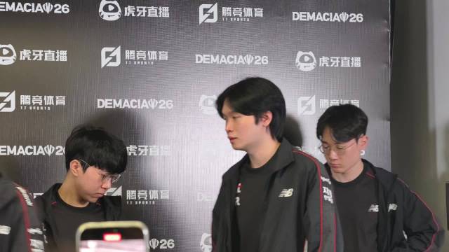 KT赛后来到群访 KT结束了德杯的征程