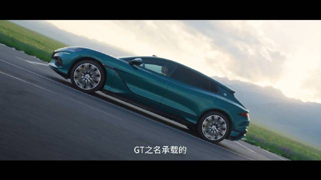 腾势Z9GT闪充版车主开GT跑北疆拍帅车