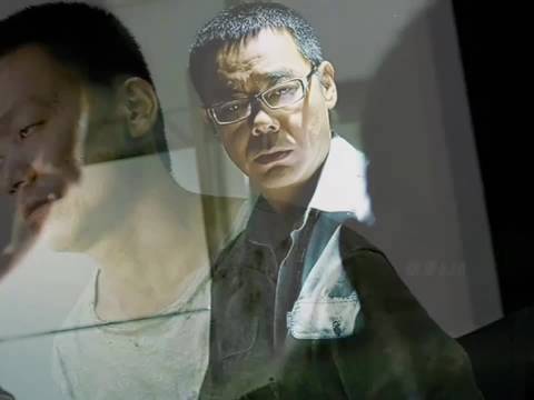 凶手审讯室将杀人比作杀两只狼后狂笑