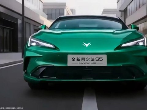 从油车换过来，极狐阿尔法S5进11万左右的中大型轿跑推荐
