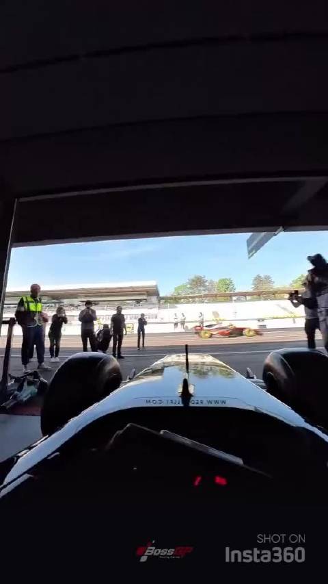 第一视角感受F1赛道速度与激情引擎轰鸣风驰电掣