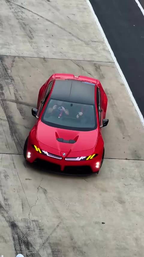 新世代M3概念车赛道实拍，真帅啊！ 有点像四驱兄弟里的神剑号
