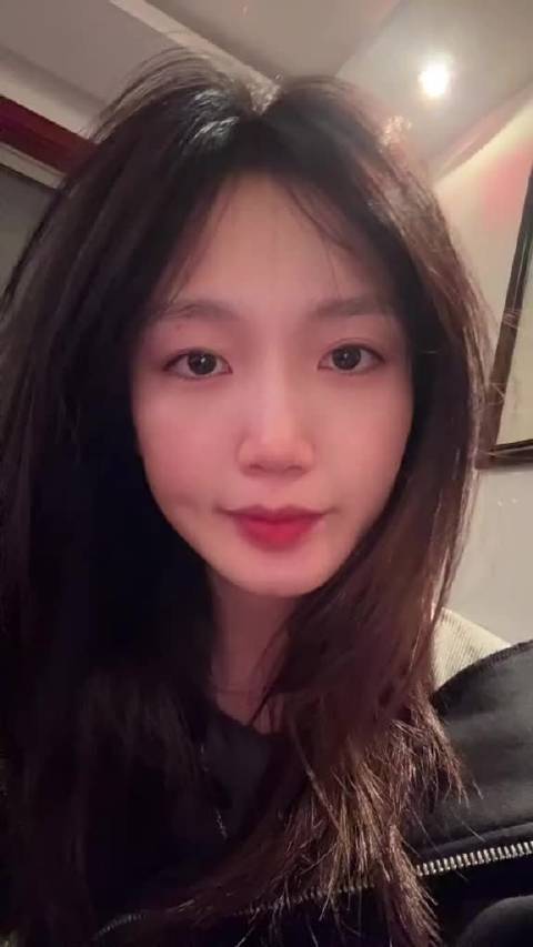 拜仁球迷的这个夜晚太难熬了，看完巴萨对拜仁的欧冠比赛，真的快破防了