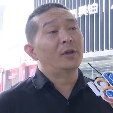 路上突然出现“小乌龟”，故障后维修一波三折……靠开车养家的他扛不住了