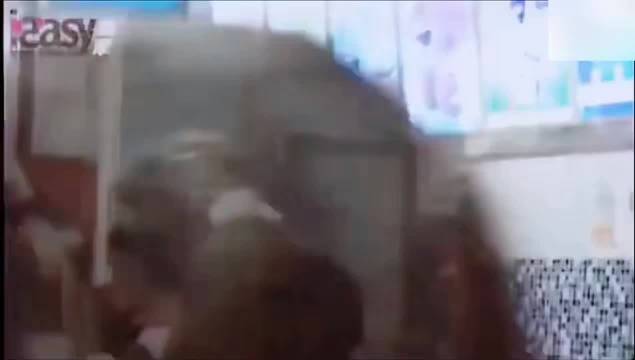 乔任梁扮灰太狼给陈乔恩惊喜，摘头套瞬间泪目