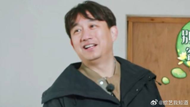 面对农村人打招呼，黄磊何炅反应完全不同