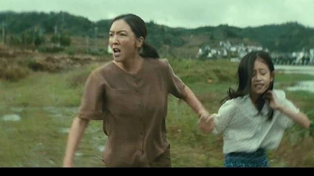 不要质疑一位母亲的爱，你不知道她为了女儿会做出什么