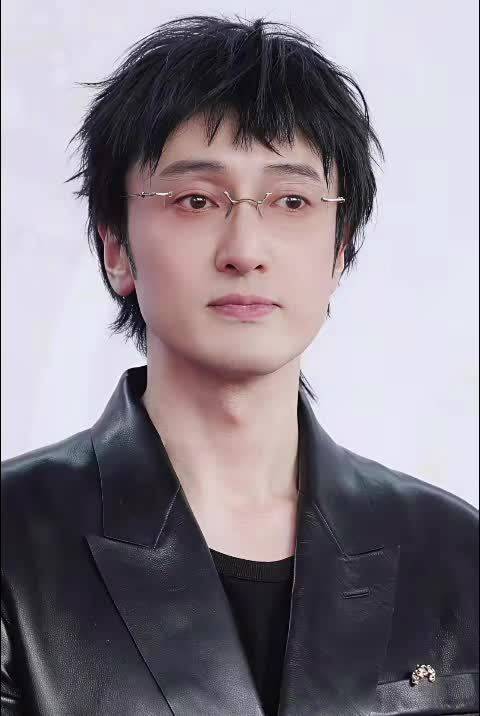 王传君188身高抗老长相，演活关谷神奇到我不是药神