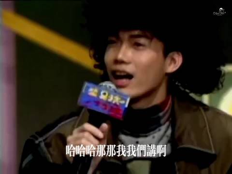 林忆莲出国工作自带棉被枕头