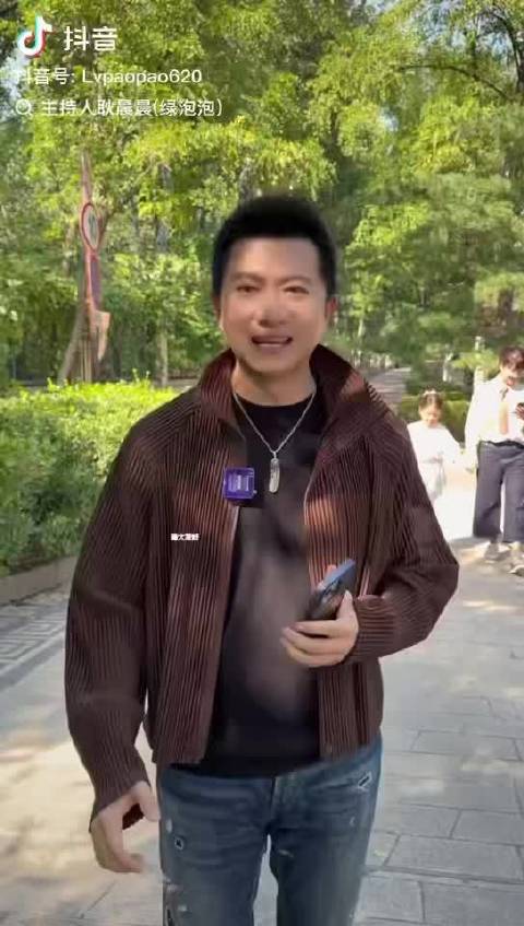 绿泡泡一家成乐道汽车第20万台车主，选择乐道L90
