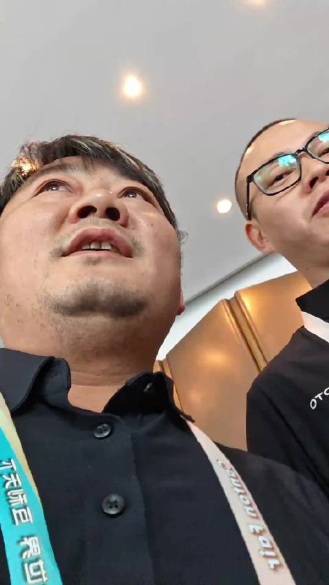 张雪为明年达喀尔拉力赛招赞助商