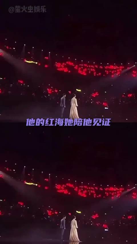 杨紫拒周边贴纸，直言摆个帅哥更好