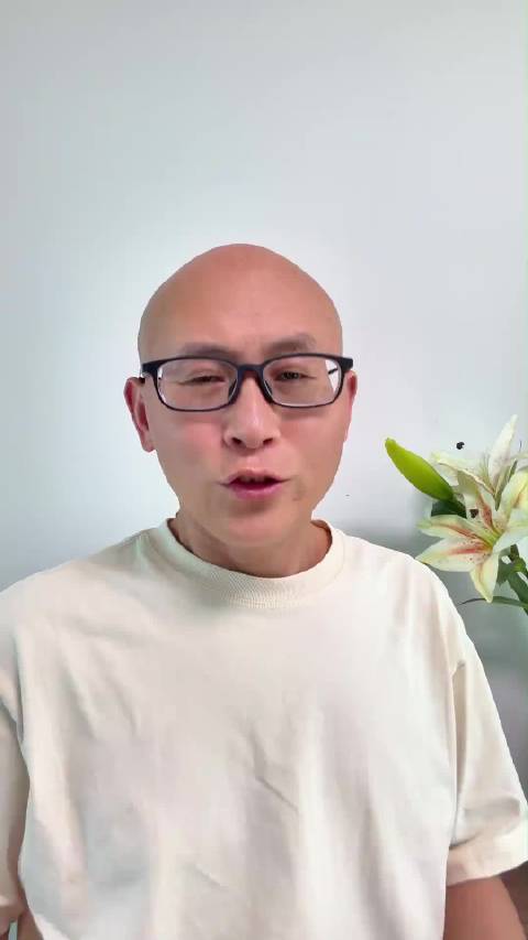 百米坠崖车主轻伤，领克10 EM-P，安全到底靠什么EM-P