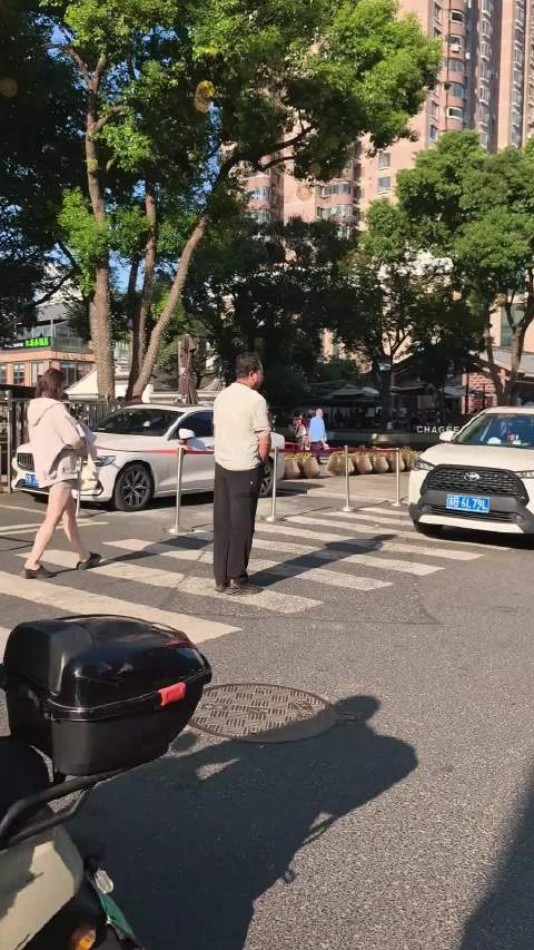 服了这个老司机如入无人之境