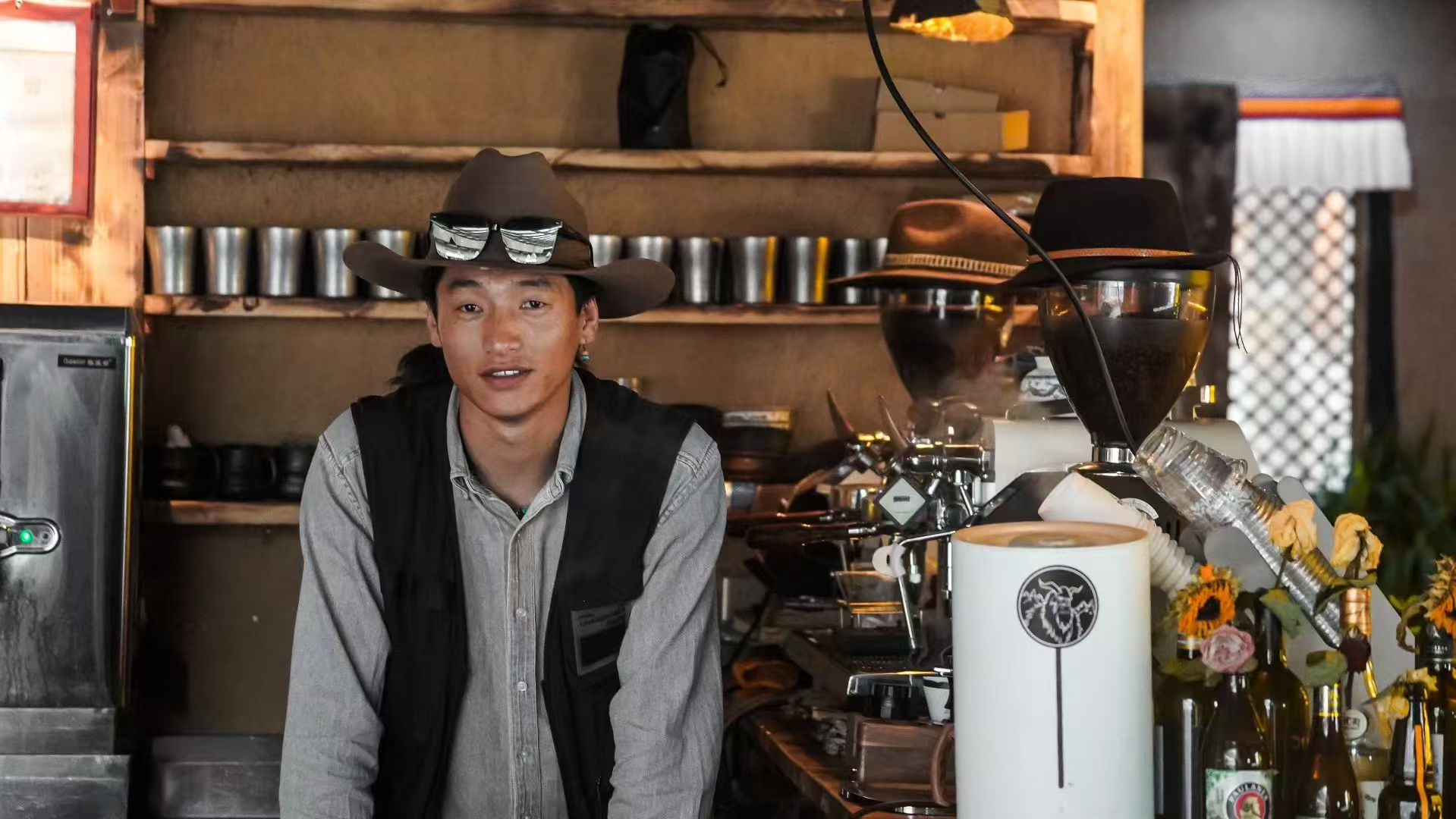 当咖啡遇上青稞：藏族青年在高原连接传统与现代