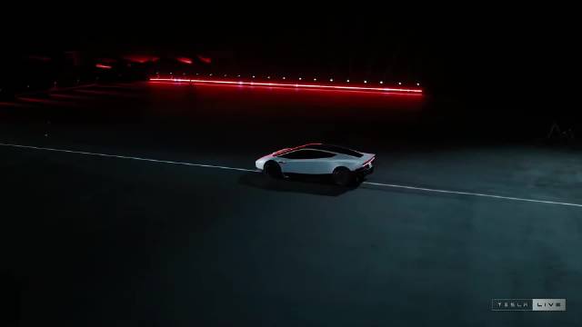 马斯克发布飞行汽车，Roadster加速0.81秒破60英里