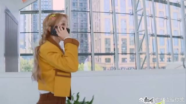 宋雨琦找到答案后，导演的电话在占线中，还是被张真源快了一步