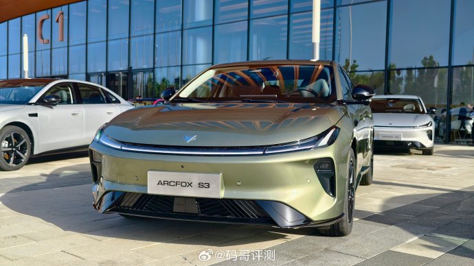 极狐贝塔S3落地价多少钱?5.98万起是裸车还是全包?3个维度算清真实花费+FAQ 极狐贝塔S3落地价多少钱?5.98万起是裸车还是全包?3个维度算清真实花费+FAQ