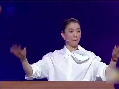 袁咏仪活得通透，该怎么过就怎么过，不像别人总是端着！