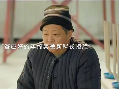 岁月刻满皱纹，眼神却依然明亮，故事藏在眉宇间
