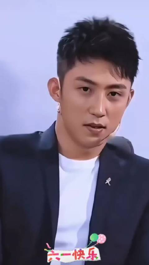 黄景瑜谈带娃感受 父母兼顾工作孩子不容易