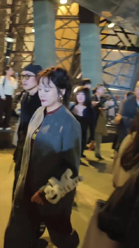 乌镇戏剧节一镜到底 任重等明星现身引围观