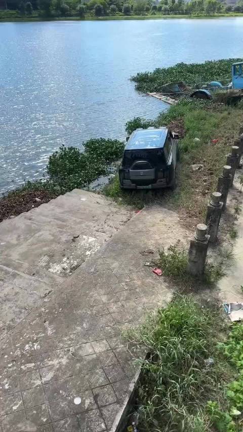 特斯拉发布飞车概念，比亚迪仰望U8涉水曾遭质疑