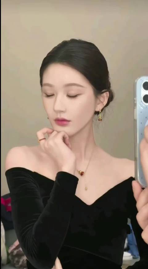 赵露思许我耀眼腾讯热度破32000
